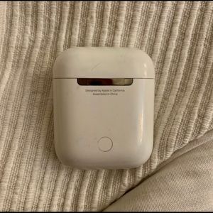 AirPods CHARGING CASE